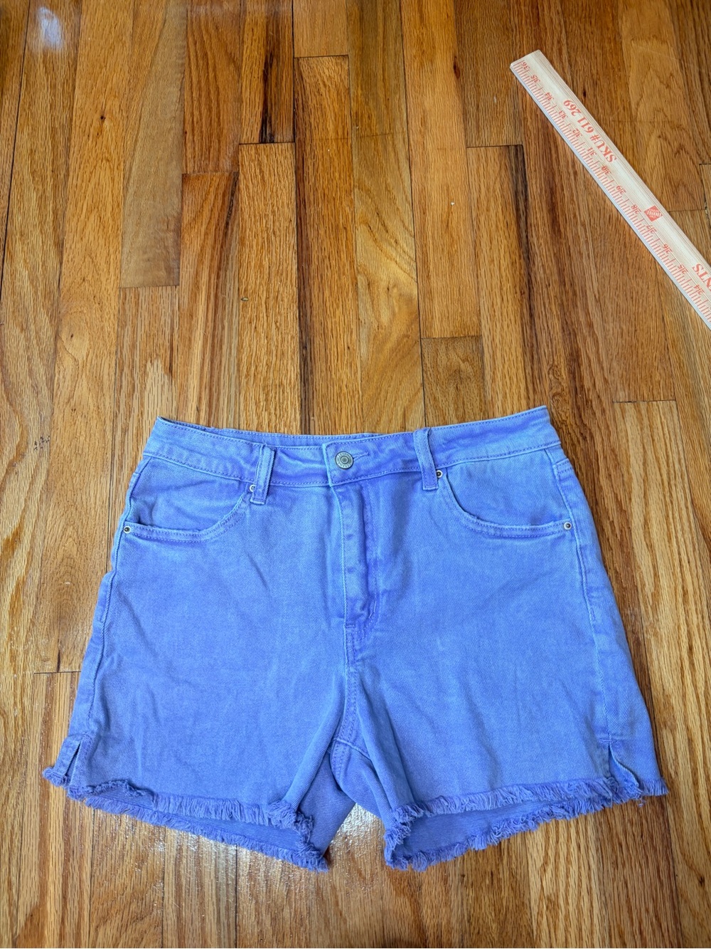 Zenana Women’s Lavender High-Rise Frayed Hem Shorts Medium